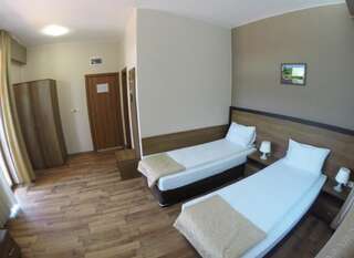 Отель Spa Hotel Ivelia Dŭbnitsa Двухместный номер с 1 кроватью или 2 отдельными кроватями и балконом-7